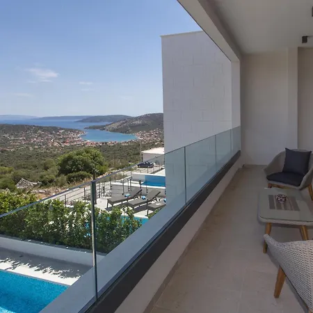 House With A Swimming Pool Vinisce, Trogir - 22073 * Vinisce