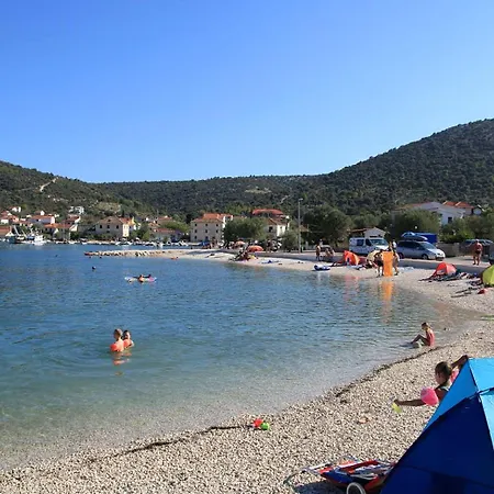 Holiday home House With A Swimming Pool Vinisce, Trogir - 22073 *