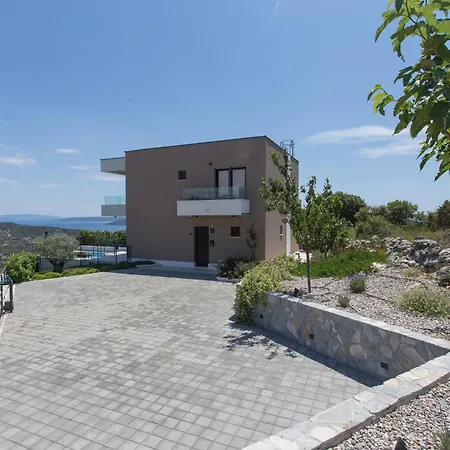 House With A Swimming Pool Vinisce, Trogir - 22073 * Vinisce