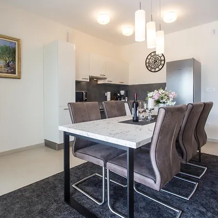 House With A Swimming Pool Vinisce, Trogir - 22073 Holiday home Vinisce
